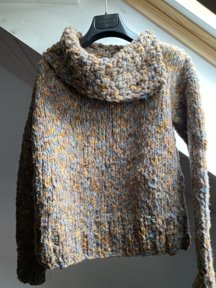 Pullover & Sweatshirts: Pullover – Gebraucht aus Wetzikon ZH von jr290011