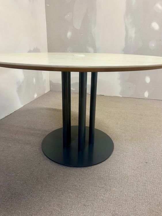 Tavoli: Grosser runder Tisch / Bürotisch – Usato da Rickenbach ZH venduto da Insider-Boerse 1