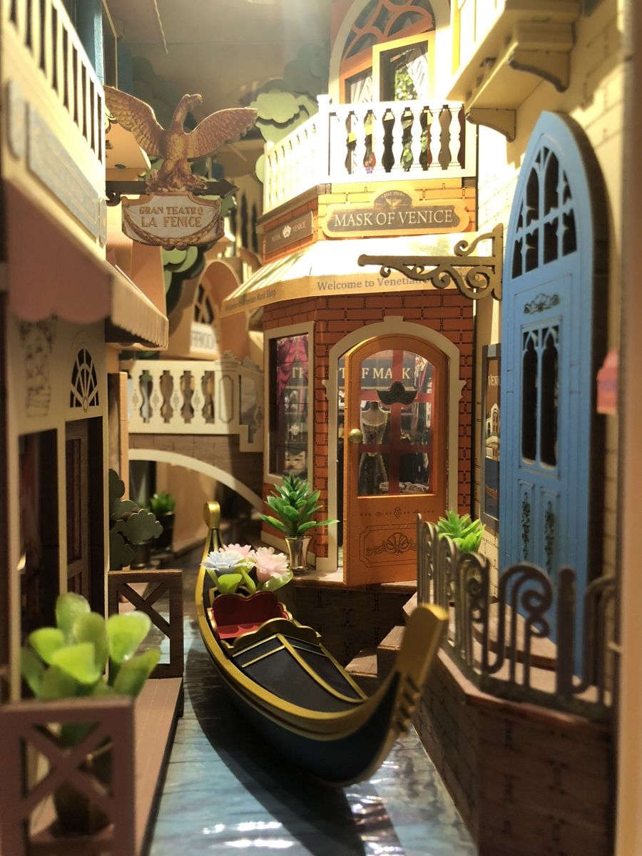 Tutte le decorazioni: Rolife Romantic Venice - Book Nook – Usato da Zollikofen venduto da DelNero 1