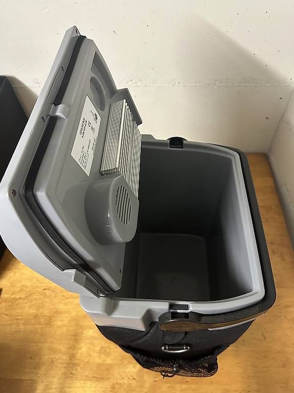 Mercedes-Benz Frigoriferi & Refrigeratori: Mercedes-Benz Kühlbox – Usato da Goldach venduto da Fox_Man 3