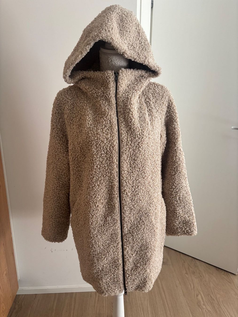 Mäntel: Sehr schöner Mantel hell-beige 36 – Gebraucht aus Zürich von McQeen 3