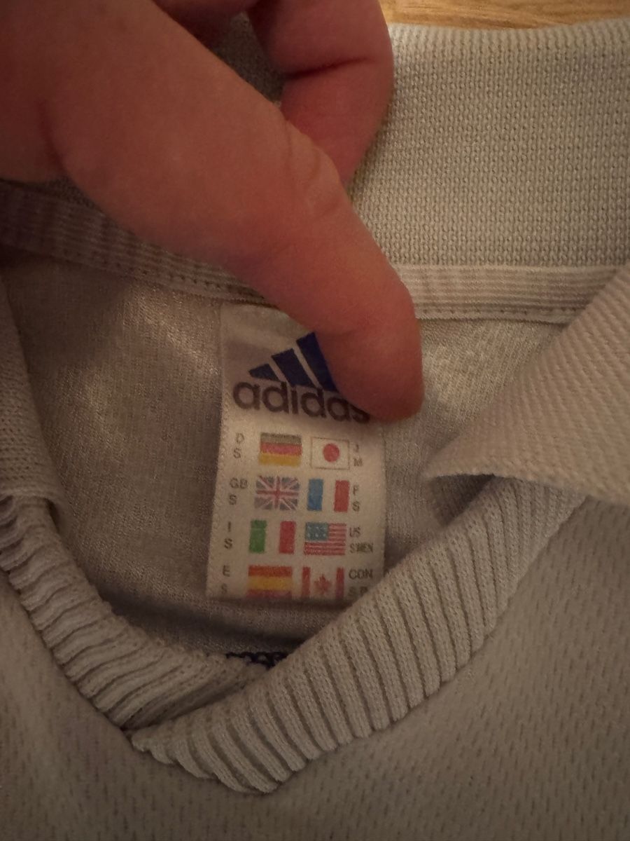 Adidas T-shirt: Vintage Adidas Trainingsshirt – Usato da Horw venduto da fierro.felix 1