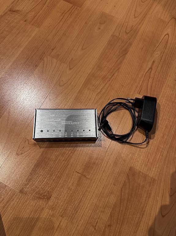 Musikinstrumente: Pedalboard avec accessoires  – Gebraucht aus Payerne von Eliona_11 4