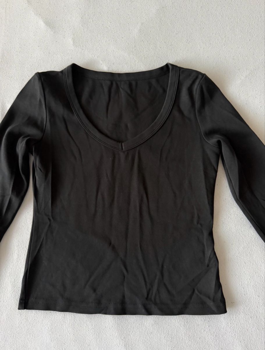 Camicette: Schwarze Baumwoll Langarmshirt – Nuovo (secondo la descrizione) da Oftringen venduto da soraia.i
