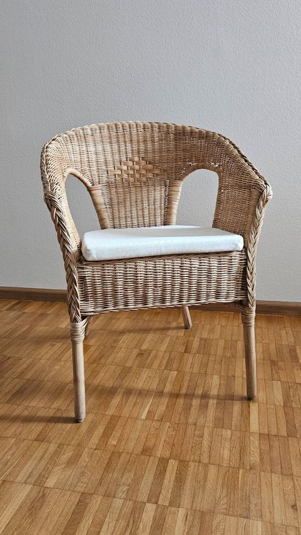 Schicker Rattanstuhl mit Polster (Gebraucht) in für CHF 24 – nur ...