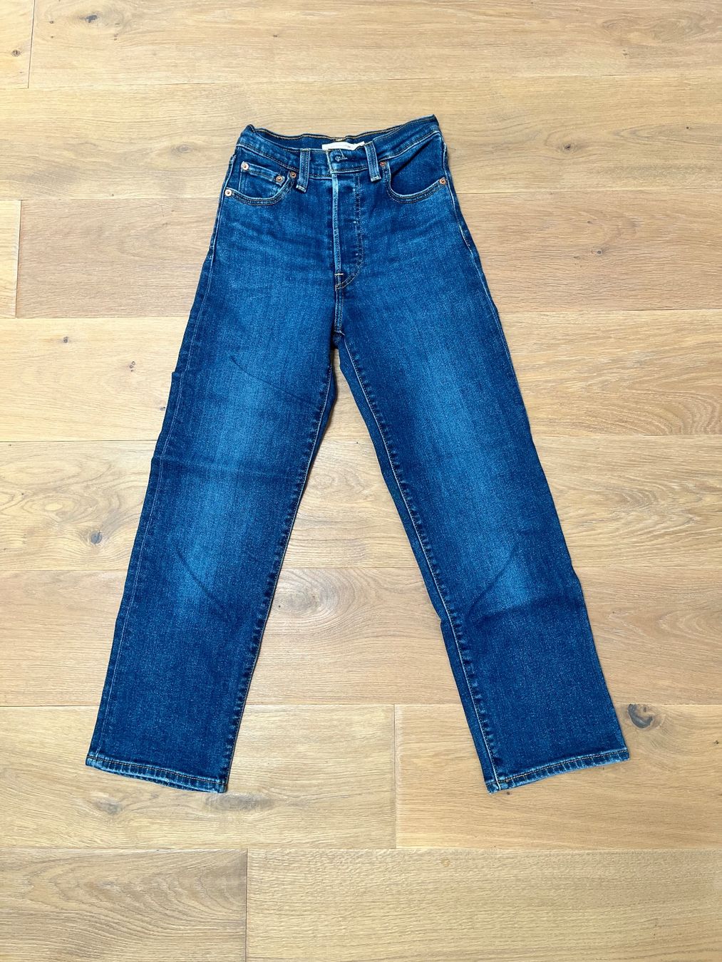 Levi's Jeans: Levi's Jeans, Ribcage Straight Ankle – Usato da Niederuzwil venduto da JenniferH02
