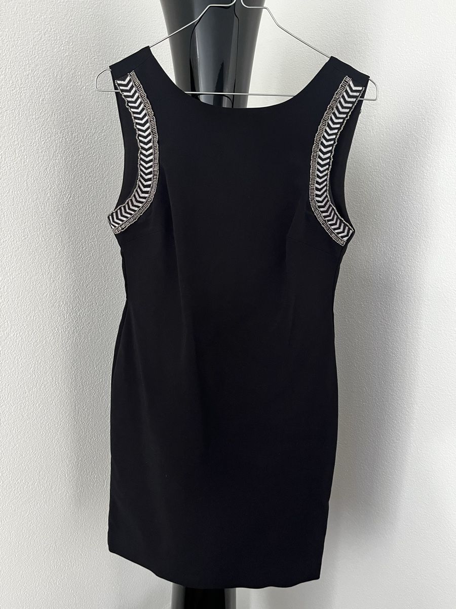 Zara Vestiti: Kleid elegant schwarz mit Steinen Gr. L Zara – Nuovo (secondo la descrizione) da Hinwil venduto da dire07