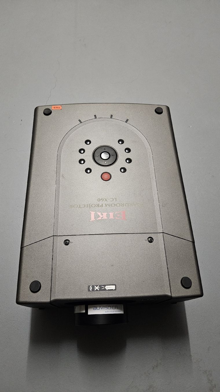 Eiki Proiettori: Beamer Eiki Lc-x60 – Usato da Dagmersellen venduto da Giaquinto86
