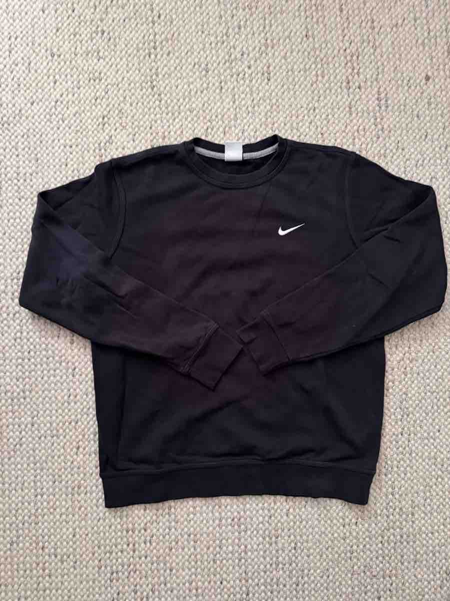 Nike Pullover & Sweatshirts: Nike sweatshirt – Gebraucht aus Solothurn von J_93