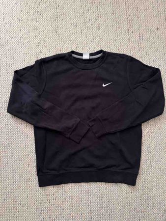 Nike sweatshirt