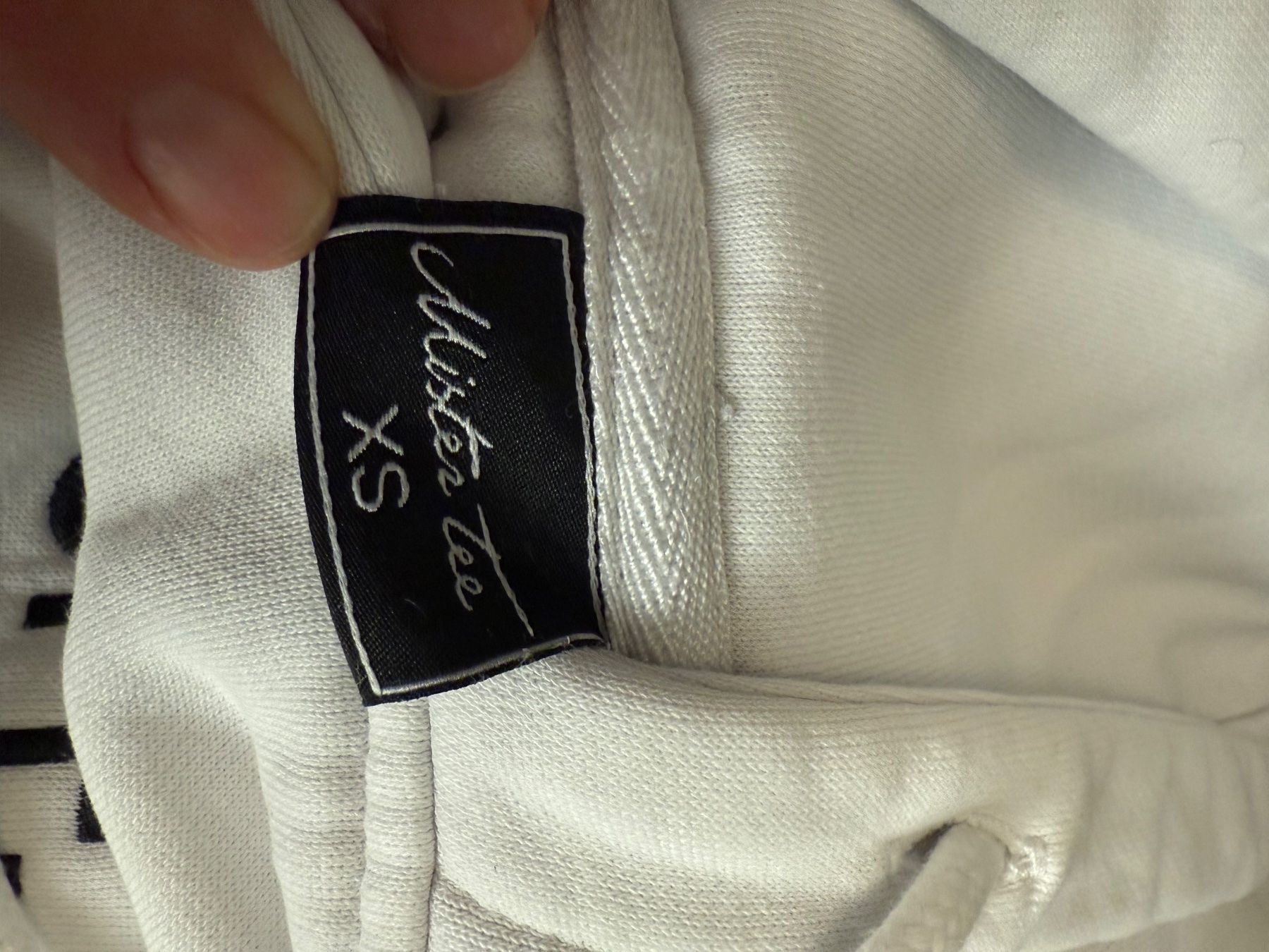Snipes Pullover & Sweatshirts: Snipes Mister Tee Kapuzenpulli Gr. XS – Gebraucht aus Zumikon von Ssi01 2