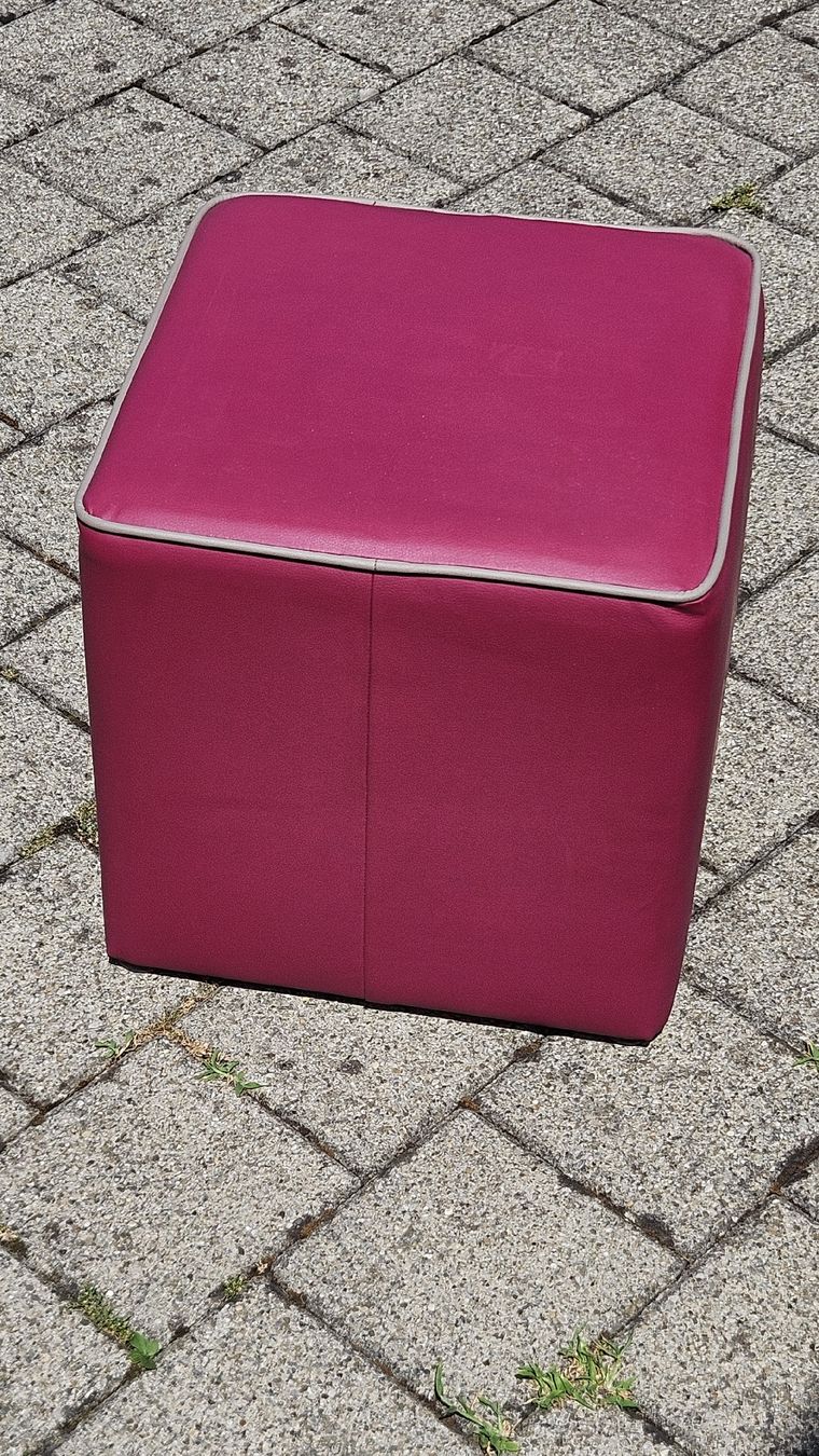 Hocker: Hocker – Neu (gemäss Beschreibung) aus Wikon von jojo812