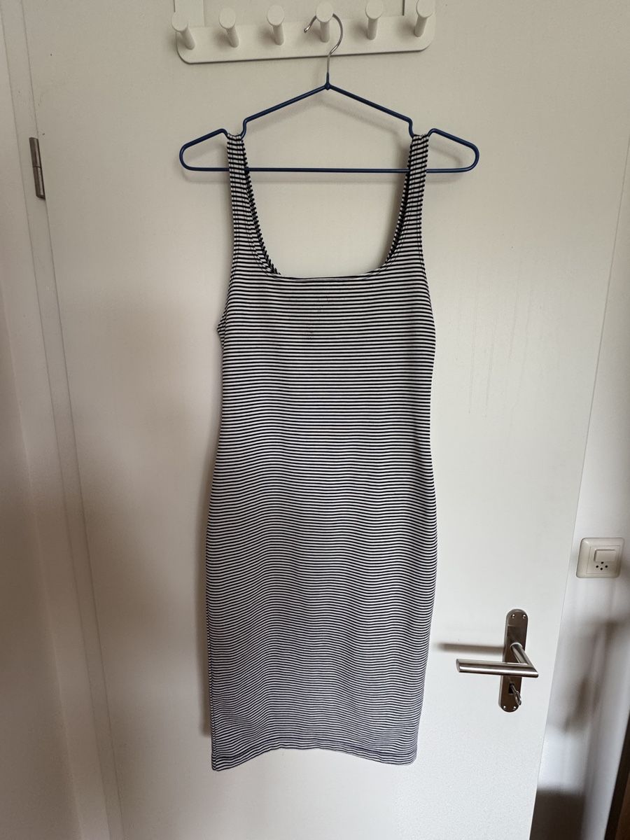 Zara Vestiti: Zara Streifen Kleid Lang – Usato da Aesch BL venduto da comven