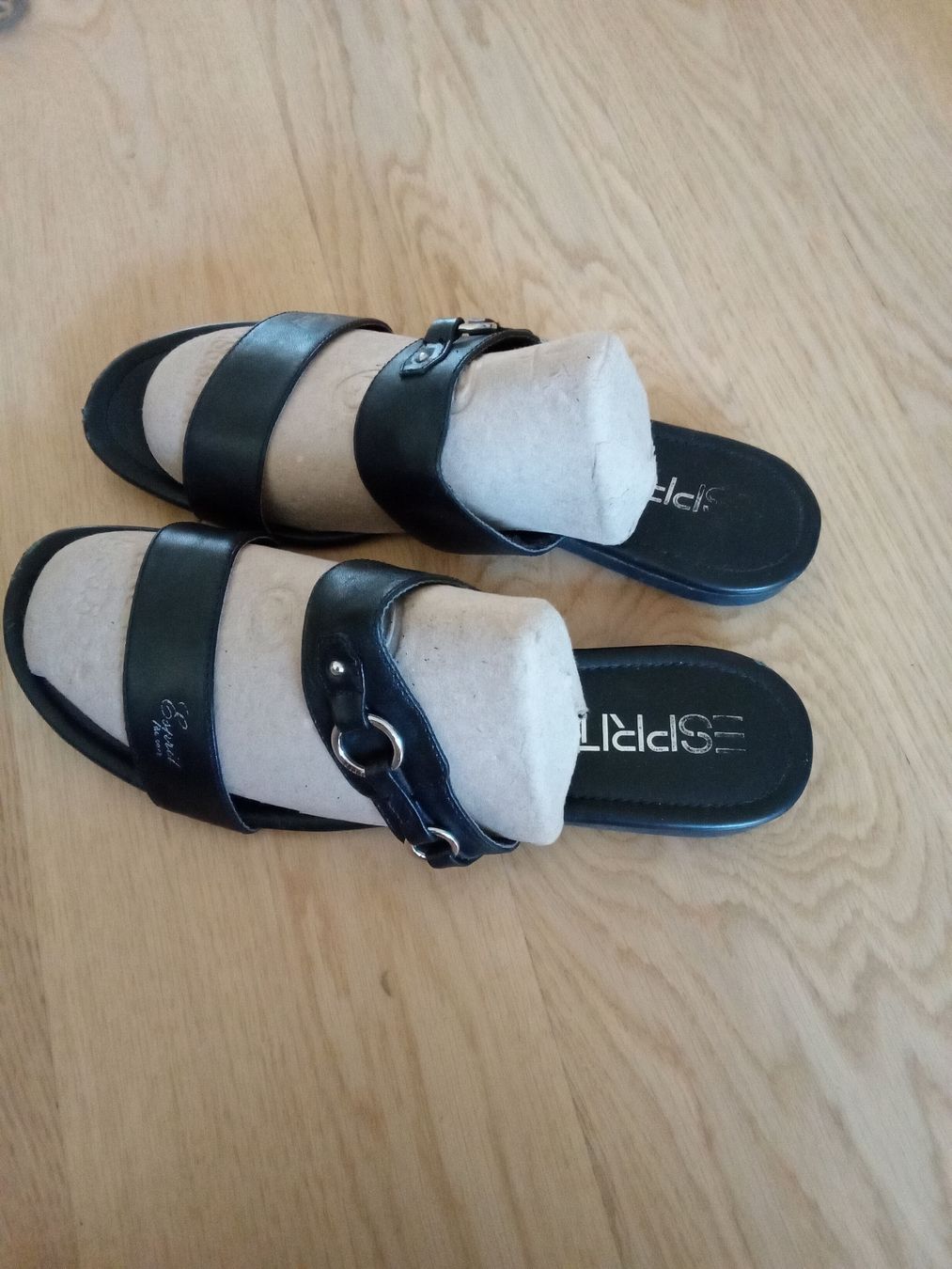 Esprit Scarpe da donna: Sandalen Leder Esprit Gr 40 – Usato da Oberengstringen venduto da Pepper6 1