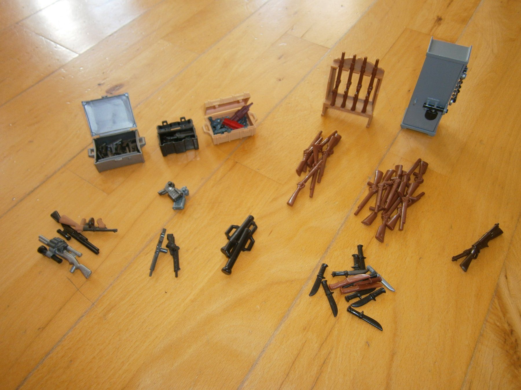 Playmobil Giocattoli: Playmobile Waffensammlung, Top Zustand! – Usato da Glarus venduto da swimmy 6