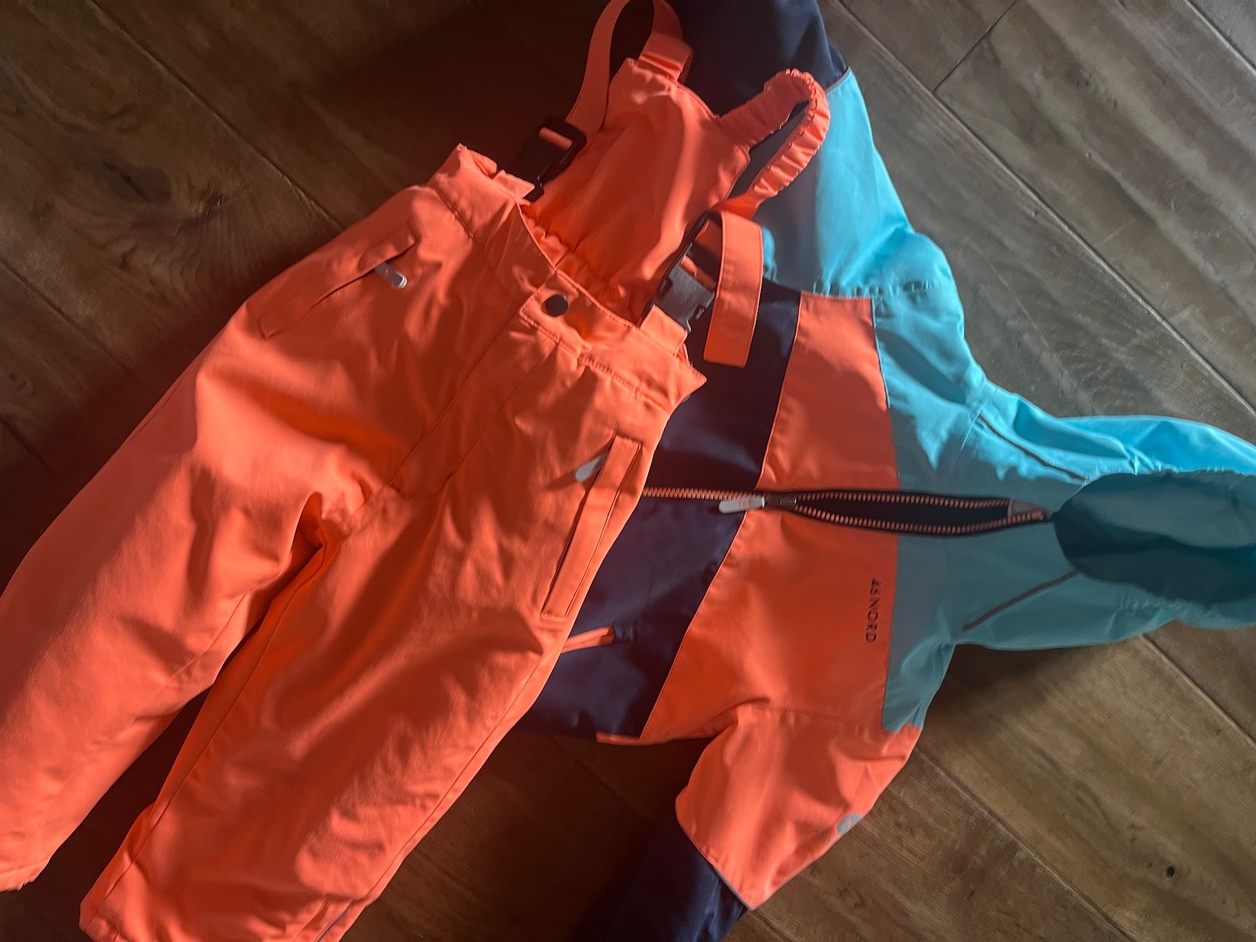 Lotti & Set di vestiti: Mädchen Jacke  und Hose  ⛷Helm – Usato da Schänis venduto da kati2001