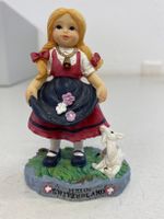 Schweizer Souvenir Figur Heidi mit Gämse in OVP