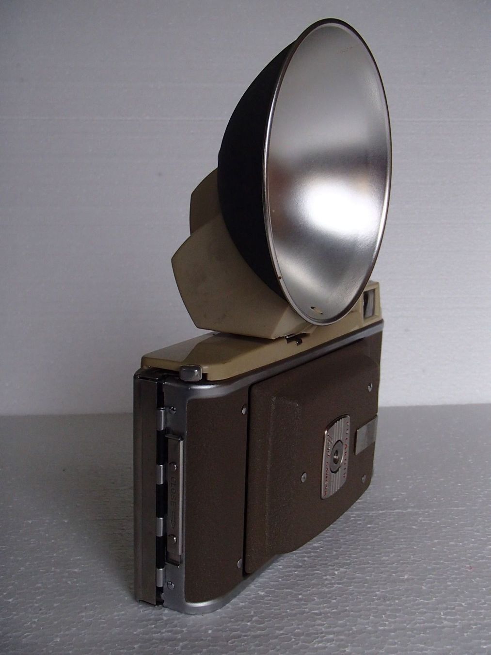 Polaroid Fotocamera: Erste POLAROID Land Kamera mit Blitz 80A – Usato da Schöfflisdorf venduto da pullux 6