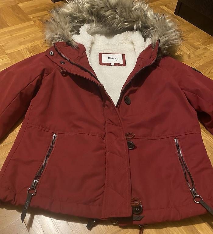 Only Vestes: Veste rouge Only: Taille S  Excellent état – Neuf (Voir description) à Lausanne par loi_8msc 2