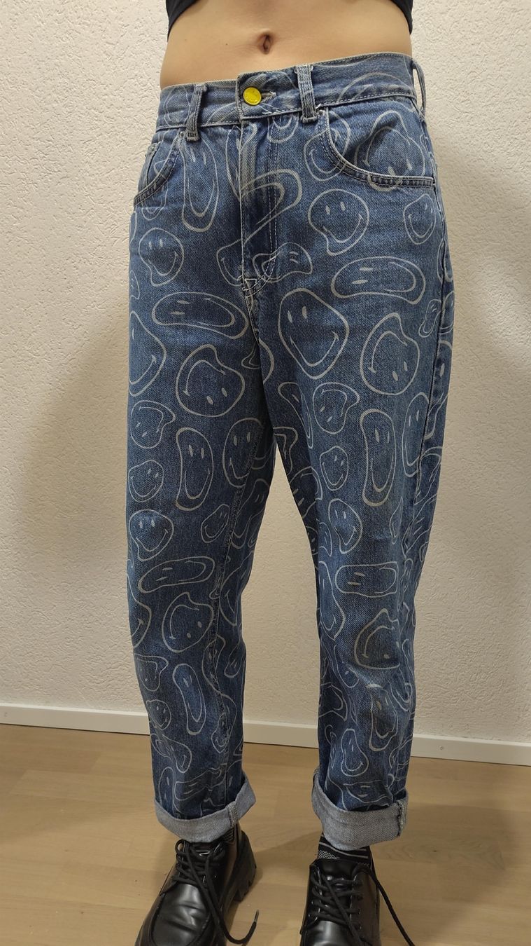 Pull&Bear Jeans: Jeans Smiley – Usato da Sion venduto da mel_z929