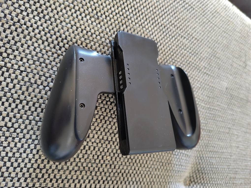 Controller: NEU: Grip für Nintendo Switch Joy Con – Nuovo e nell'imballaggio originale da Wohlen AG venduto da gnabbr 3