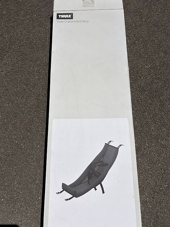 Rimorchi: Thule Chariot Infant Sling – Usato da Hausen am Albis venduto da istud 1