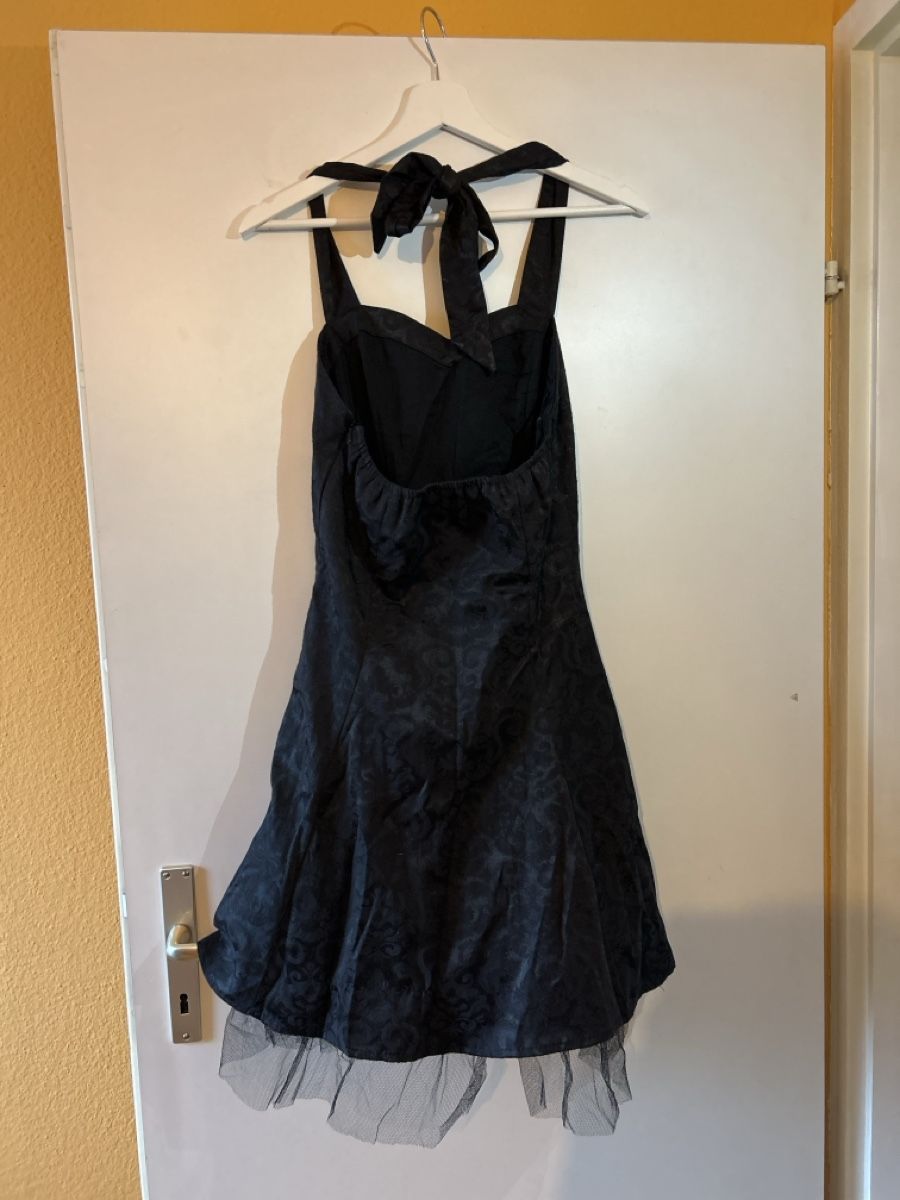 Vestiti: Robe noire à lacets. – Nuovo (secondo la descrizione) da Plan-les-Ouates venduto da ninaaaaaaaaaaaaa 1