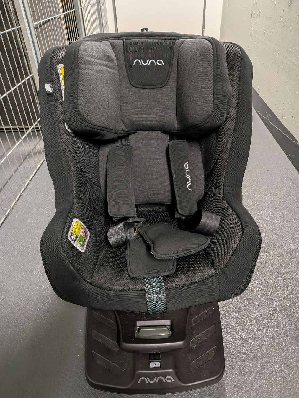 Nuna Seggiolini per auto: Auto Kindersitz Nuna – Nuovo (secondo la descrizione) da Zürich venduto da vmi_2dpl
