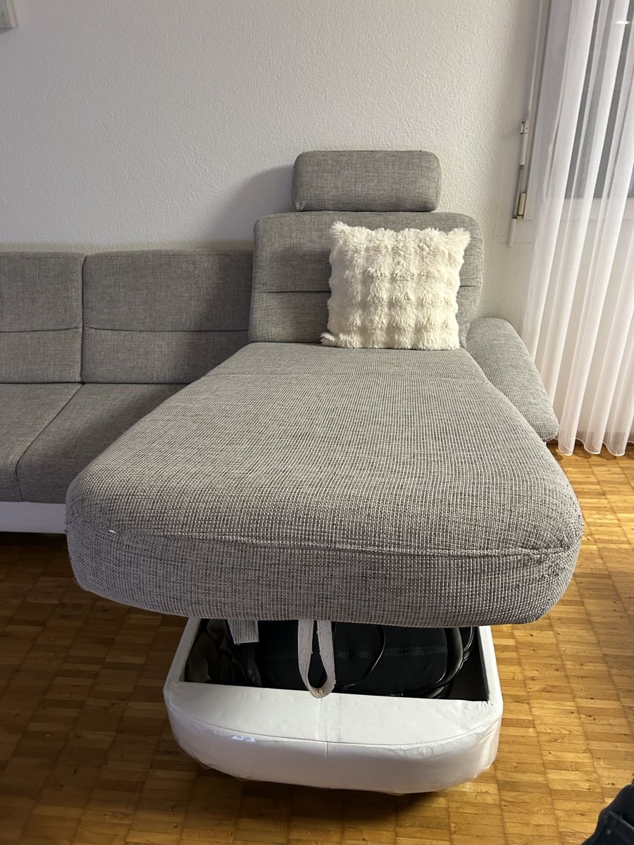 Sofas: Grosse 4.25m Wohnlandschaft mit Schlaffunktion – D'occasion à Dietlikon par ade_sk8v 2