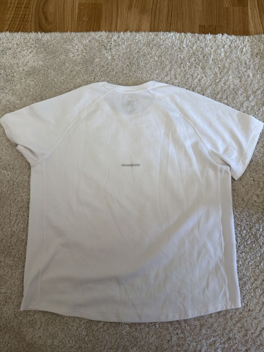 Asics Tops: T-shirt Asics blanc taille L – Neu (gemäss Beschreibung) aus Genève von car_cq69 1