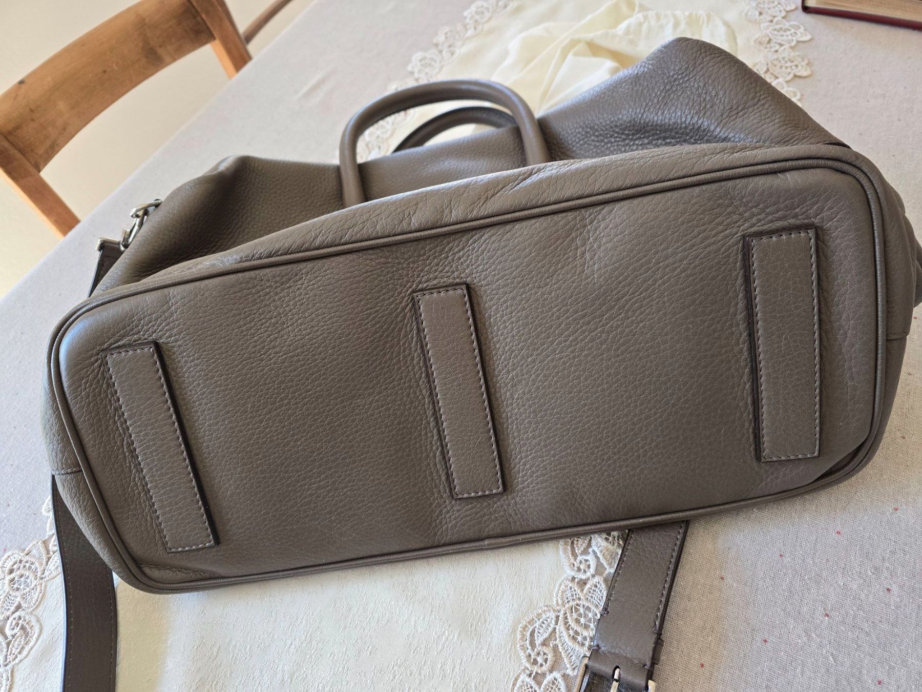 Bally Borse: Bally Boston Bag taube Leder XL – Nuovo (secondo la descrizione) da Bottmingen venduto da sandy_2 8