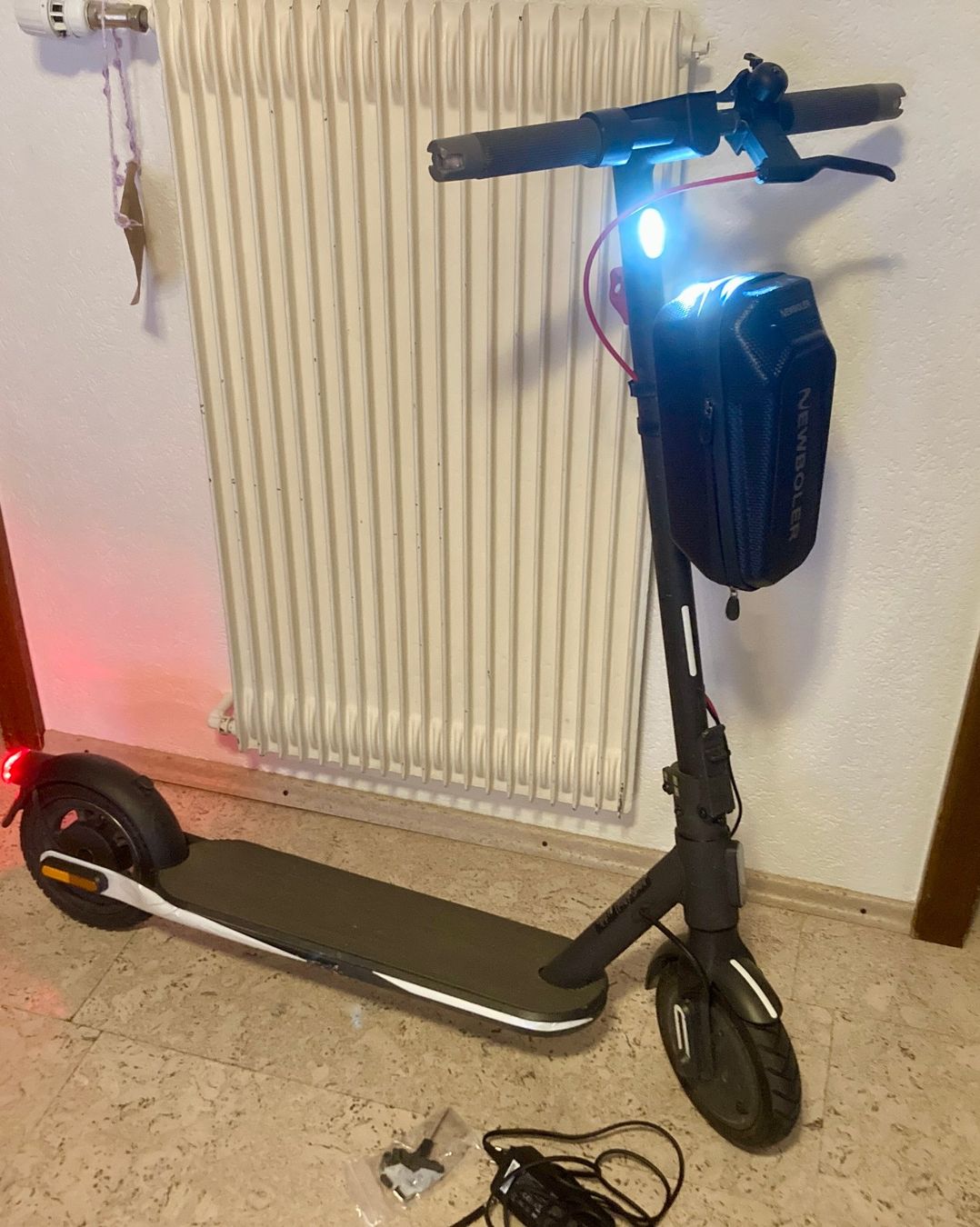 Xiaomi Kickboard: Xiaomi Electric Scooter 4 Lite mit Zubehör – Usato da Saas-Grund venduto da GarageSaleToday 4