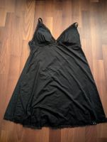 Schwarzes Negligé mit Spitze und Pads Grösse L
