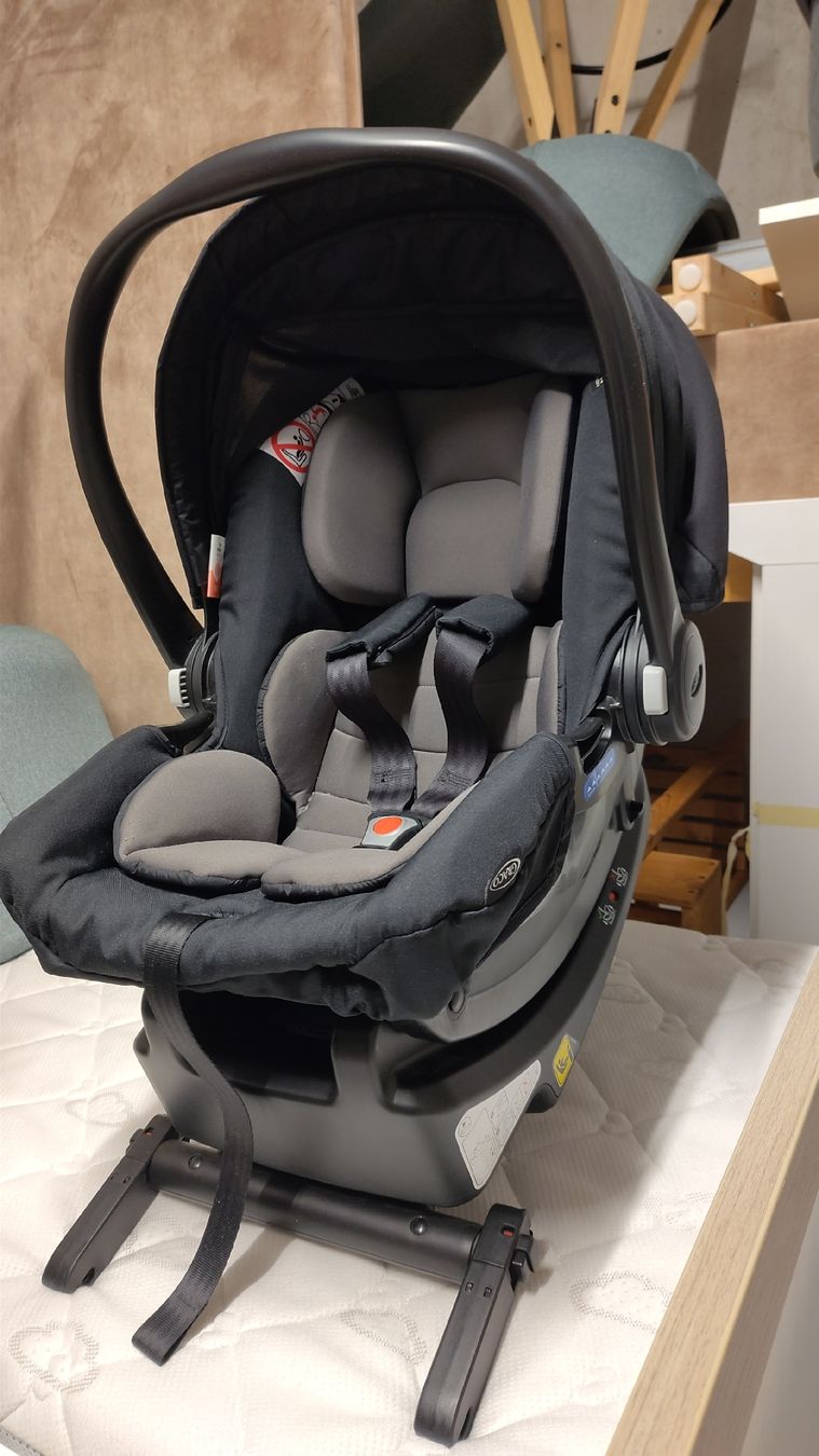 Seggiolini per auto: Graco Babyschale mit 2x Isofix-Basis - Sicher unterwegs! – Usato da Bern venduto da Cmiliflow