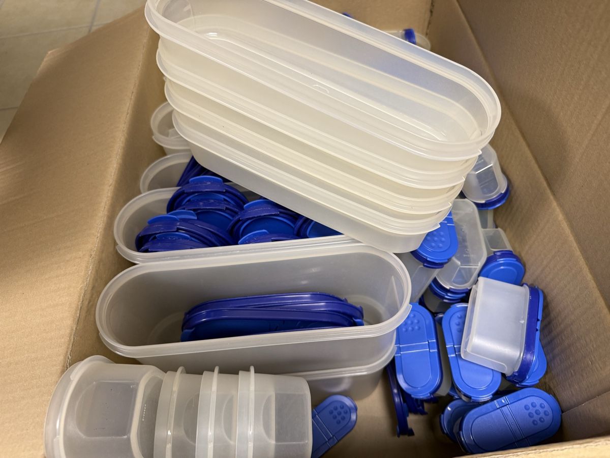 Tupperware Behälter & Ähnliches: Tupperware Vorratsbehälter gebraucht – Gebraucht aus Oetwil am See von Luckyluke1 2