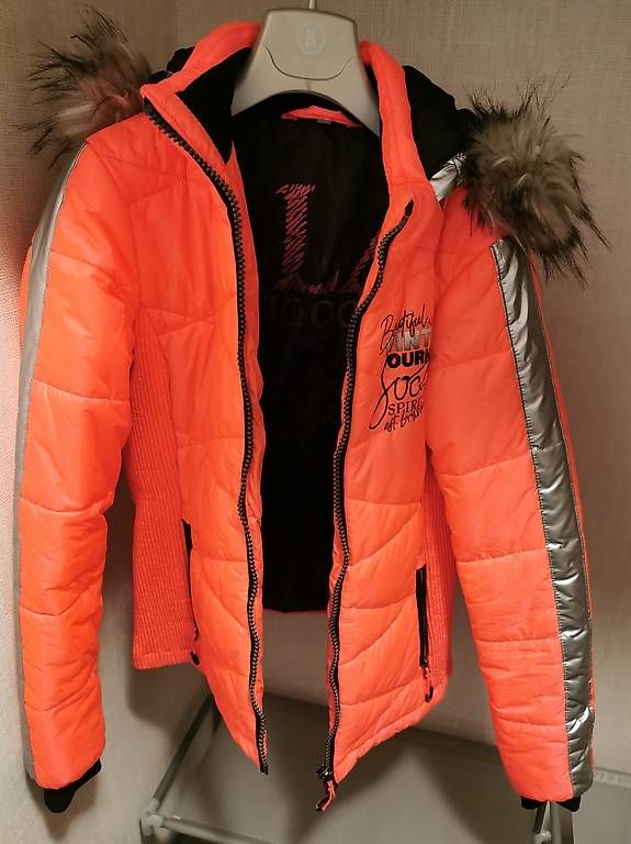 Giacche: Winterjacke SOCCX in S/36 – Usato da Egg b. Zürich venduto da Alexandra_Frei 1