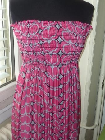 robe rose élastique plissé au niveau poitrine L d'été femme