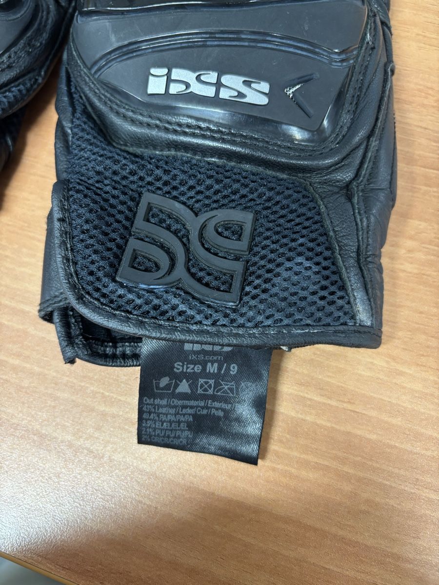 IXS Gants & mitaines : Gants ixs en cuir – D'occasion à Perly par che_mcr6 2