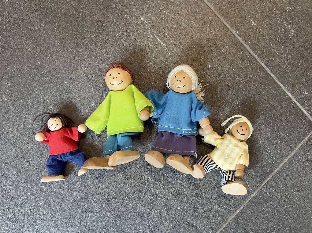 Case e mobili per bambole: Puppenhausfamilie – Usato da Winterthur venduto da kayas13