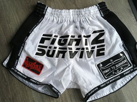 Thaibox Hose von 4more Gr. L neuwertig