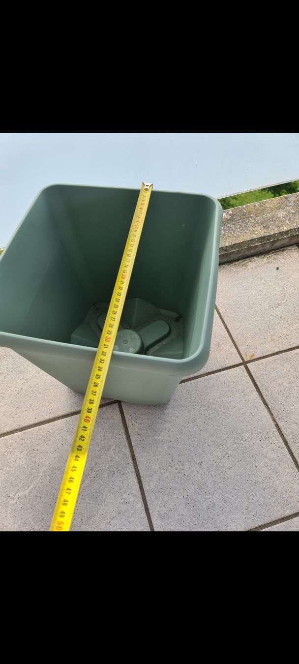 Vasi per fiori: Pflanzentopf neu grün – Nuovo (secondo la descrizione) da Emmenbrücke venduto da gatasalvache 2