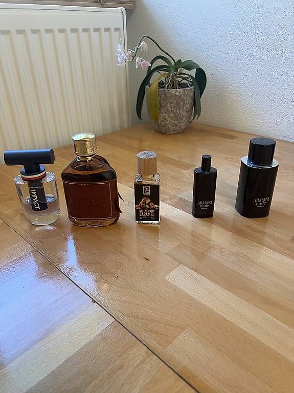 Parfums & Eau de Toilette: Ganze Parfumkollektion – D'occasion à Teufenthal AG par fox_225k 2