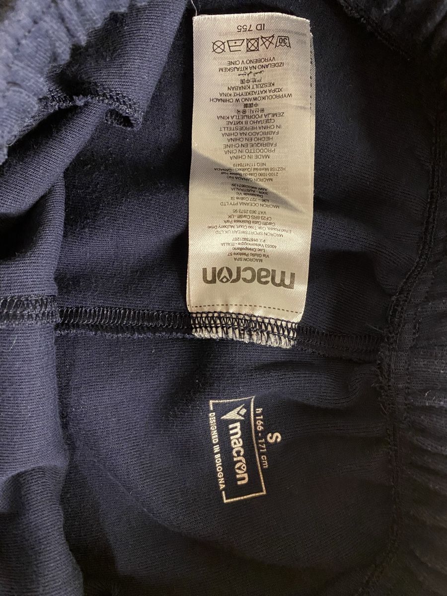Pantaloni: FC Basel Macron Ausgangs Shorts – Usato da Basel venduto da niki7v 2