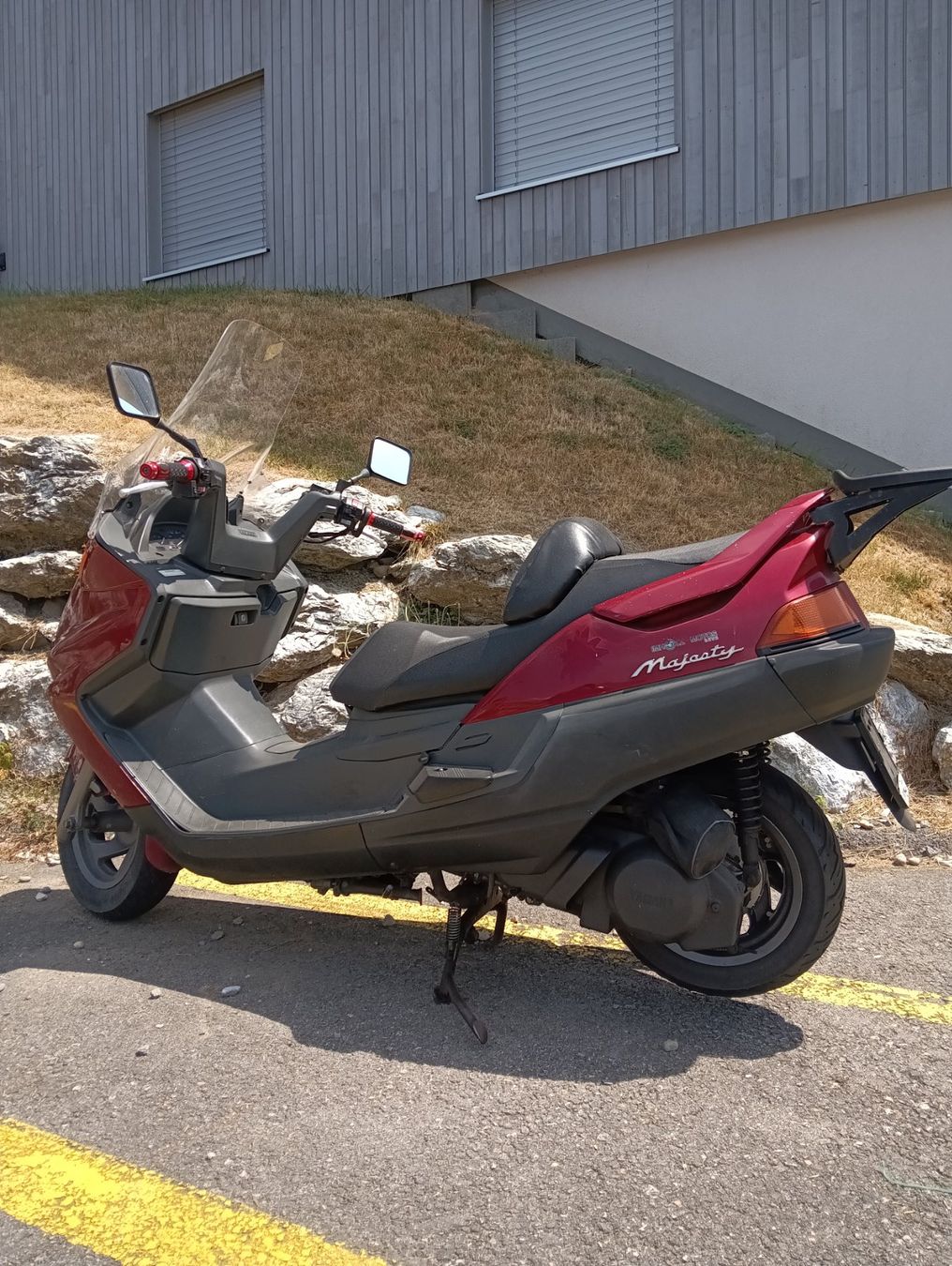Yamaha Scooters: Scooter Yamaha Majesty 250 – Defekt aus Montagny-la-Ville von T.Meige 1