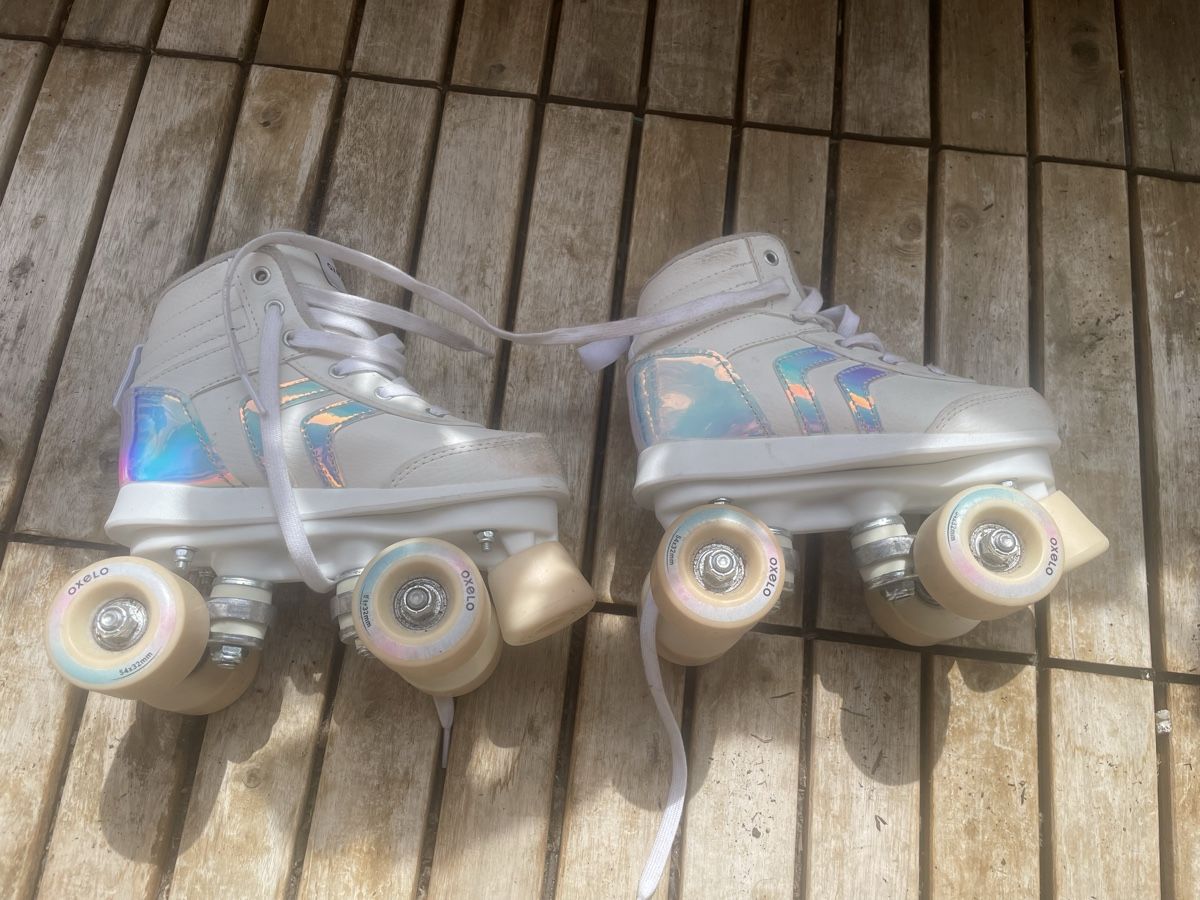 Pattini in linea & Pattini a rotelle: Roller Skates - White -19 cm  - Great Condition! – Usato da lausanne venduto da shaills 2