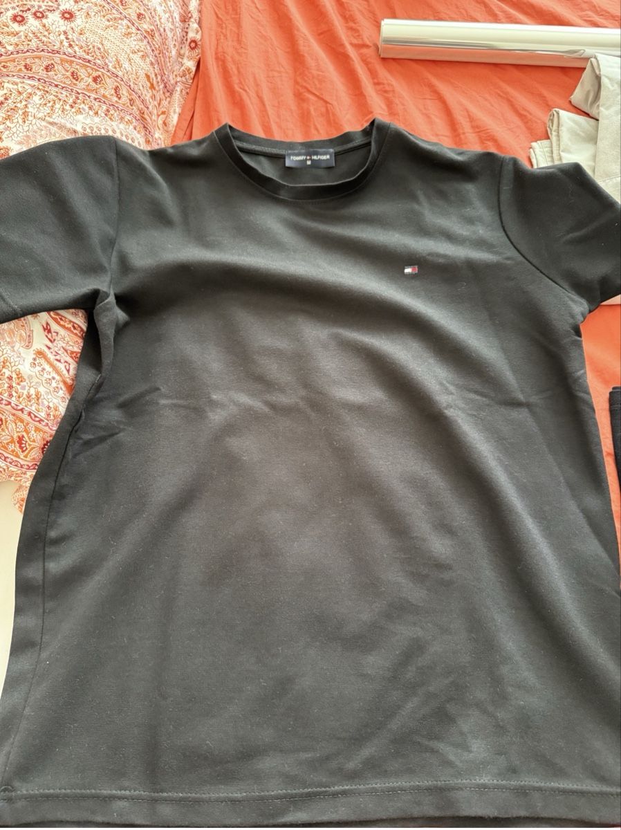 T-shirt: TOMMY HILFIGER SHIRT – Usato da Dietikon venduto da Ismail2060