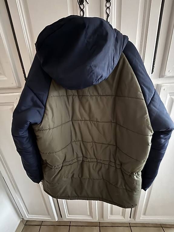 Manteaux: Manteau Adidas – D'occasion à St-Blaise par Chemar 2