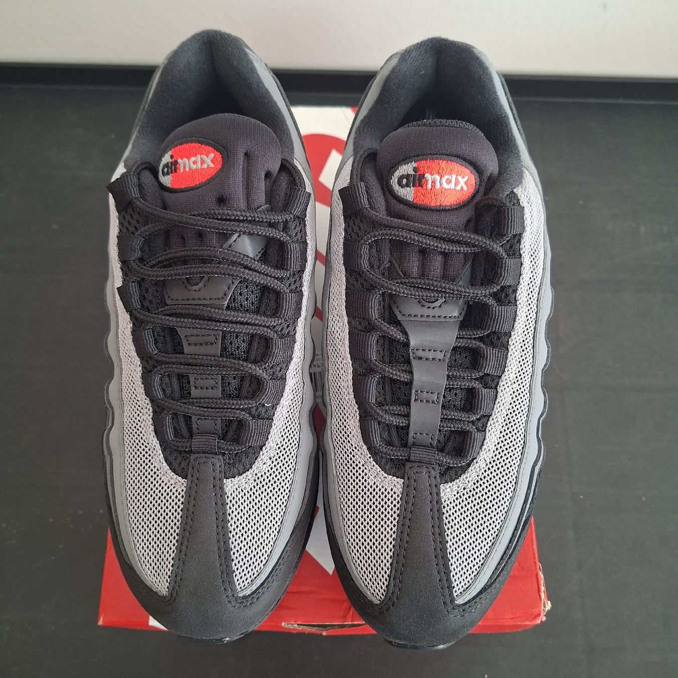 Nike Scarpe da uomo: Air Max 95 OG Black Bright Crimson Anthracite – Nuovo e nell'imballaggio originale da Onex venduto da Chooseyoursneaks 2