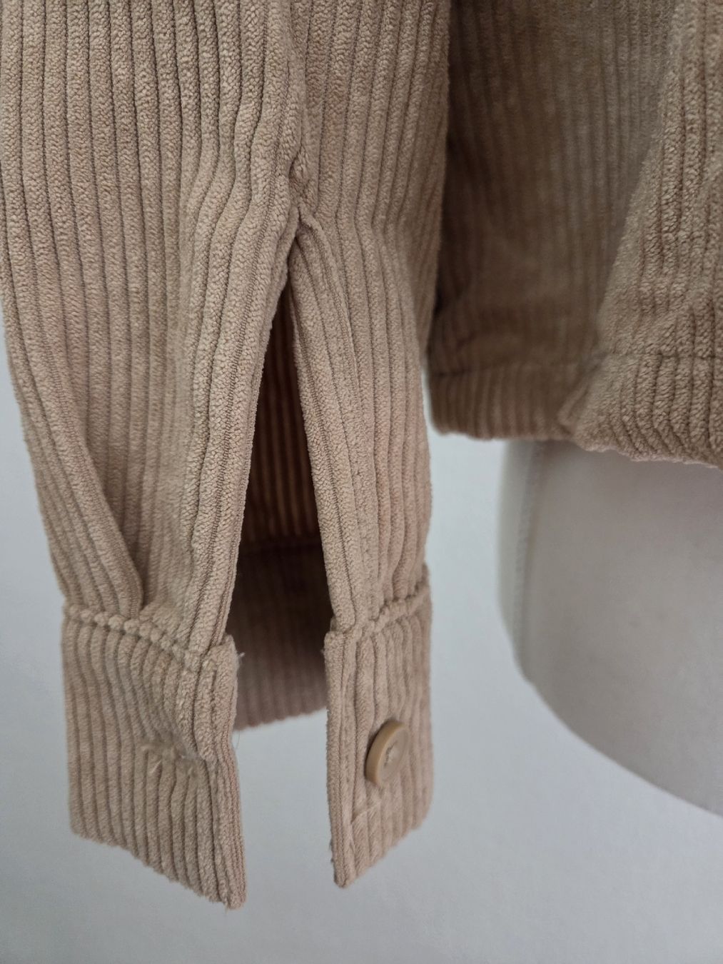 Giacche: Damen Cordjacke beige  Grösse L – Usato da Hittnau venduto da SirKahn 3
