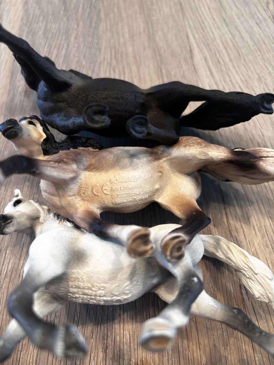 Schleich Giocattoli: Chevaux Schleich originaux  – Usato da Pully venduto da Fictikalli 4